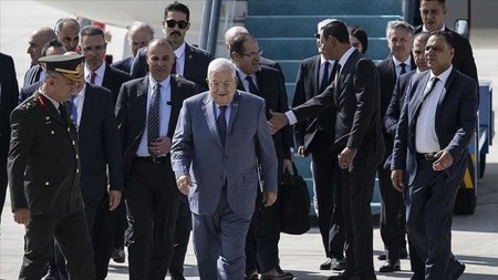 الرئيس الفلسطيني يصل أنقرة تلبية لدعوة تلقاها من الرئيس أردوغان