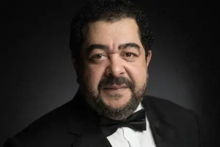 الحزن يخيم على الوسط الفني المصري بعد رحيل طارق عبد العزيز