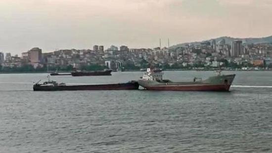 اصطدام سفينتا بضائع  في إسطنبول
