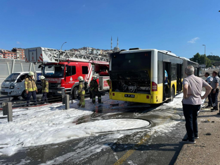 اندلاع حريق في حافلة متروبوس بإسطنبول