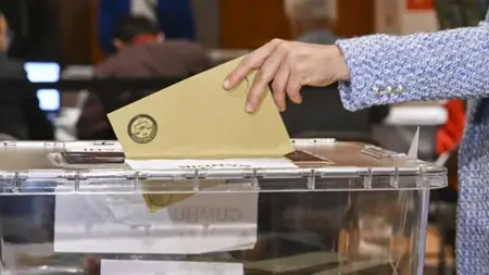 عدد الناخبين الأتراك في الخارج وفي الجمارك يتجاوز مليون و 700 ألف