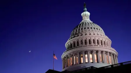 الأجسام الطائرة المجهولة تعود بقوة للكونجرس ونواب يتهمون الحكومة بإخفاء معلومات حول القضية