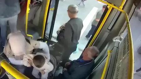 "ساعدها ثم سرقها".. حادث سرقة غريب في غازي عنتاب