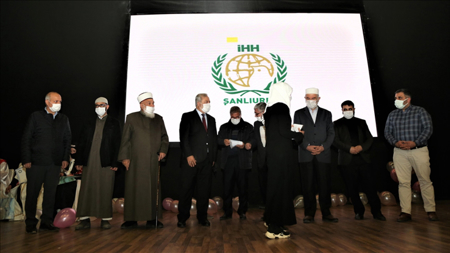 شانلي أورفة التركية تحتفل بتخريج 113 سوريّة من حفظة القرآن