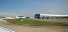 ثوران بركان أناك كراكاتاو يعلّق الرحلات في مطار جاكرتا