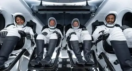 السعودية تنطلق إلى الفضاء 