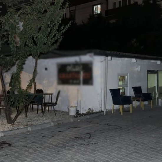 إصابة 3 أشخاص بهجوم مسلح على مقهى في بيوك تشكمجة بإسطنبول