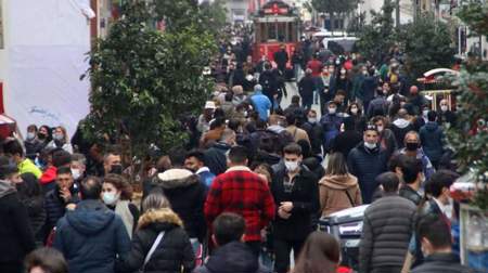 ازدحام شديد في شوارع إسطنبول وتحذيرات من الموجة الثالثة من كورونا 