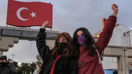 تركيا تطلق خطة جديدة لمكافحة العنف ضد المرأة وسط جدل "المثلية" تركيا تطلق خطة جديدة لمكافحة العنف ضد المرأة وسط جدل "المثلية"