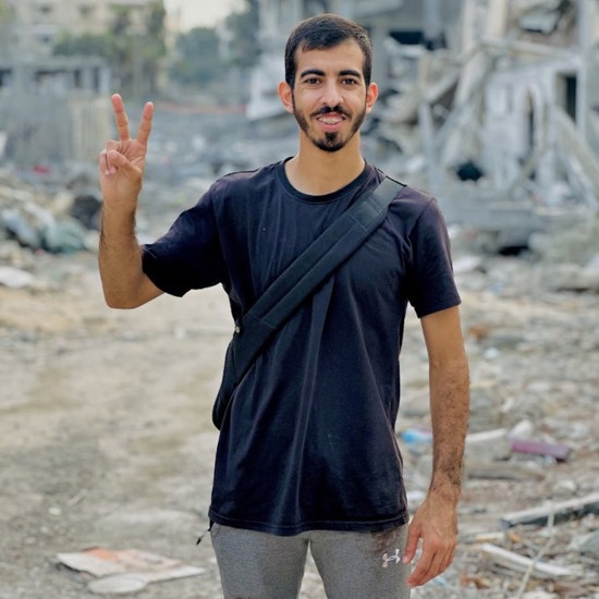 إصابة الصحفي صالح الجعفراوي بقطاع غزة
