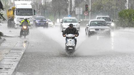عاجل ..الأرصاد الجوية التركية تحذر من عاصفة رعدية في هذه المناطق