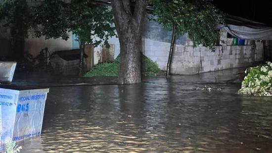 فيضانات جارفة  تشل الحياة في ساكاريا
