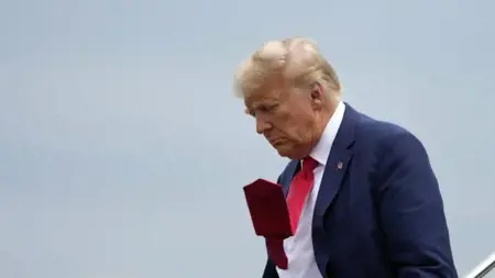 ترامب يصل إلى قاعة المحكمة