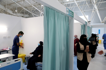 السعودية تشهد تراجع في حالات الإصابة بفيروس كورونا