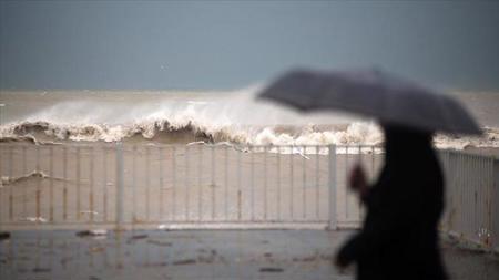 الأرصاد التركية تحذر من عاصفة في منطقة شرق البحر الأسود