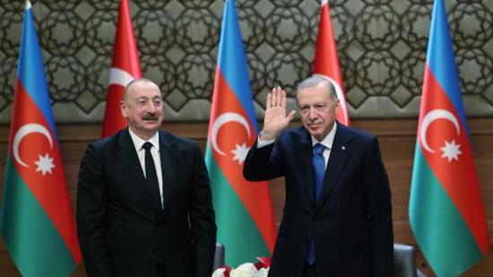 الرئيس أردوغان يفتتح مطار لاتشين الدولي الرئيس أردوغان يفتتح مطار لاتشين الدولي