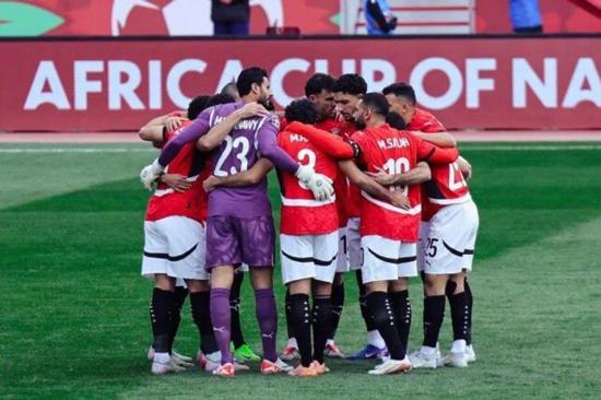 مصر تتعادل مع أنجولا وتبلغ دور الـ16 في الأمم الإفريقية