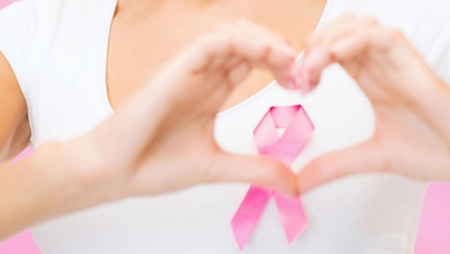 أكتوبر الوردي.. تعرفي على أعراض سرطان الثدي وسارعي بالكشف