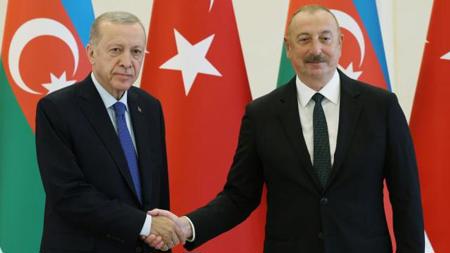 أردوغان يجري اتصالا هاتفيا هاما مع نظيره الأذربيجاني