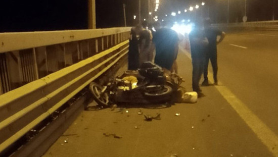 وفاة درّاج نارٍ إثر اصطدامه بمؤخّرة شاحنةٍ في عبّارة جبل بولو التركيّ