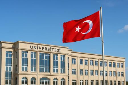تركيا تواصل استقطاب الطلاب الدوليين عبر برنامج "Türkiye Scholarships" المموّل بالكامل
