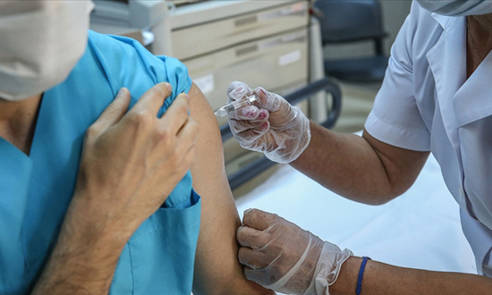 التطعيم باللقاحات المضادة لكورونا في تركيا يتخطى 20 مليون جرعة