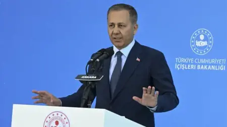 تركيا تقلّص نسبة المهاجرين غير النظاميين إلى 1.8% بفضل "مركبات الهجرة المتنقلة"