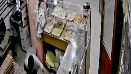 يديره أجانب..ولاية إسطنبول تعلق على حادثة اعتداء مسلح على مطعم  في منطقة أسنلر