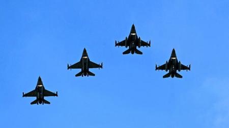 أسطول طائرات F-16 الأمريكية يصل إلى الشرق الأوسط