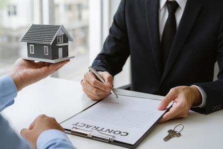 الأتراك يسجلون رقمًا قياسيًا في شراء العقارات