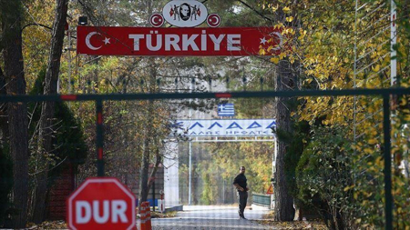 يشمل السوريين..قرار صادم من اليونان بشأن اللاجئين القادمين من تركيا