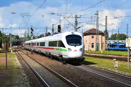 أنباء عن إطلاق مشروع كبير لربط تركيا وسوريا عبر سكك حديدية تمتد إلى دمشق أنباء عن إطلاق مشروع كبير لربط تركيا وسوريا عبر سكك حديدية تمتد إلى دمشق