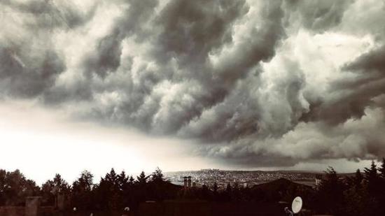 الأرصاد الجوية التركية تصدر تحذيراً باللون الأحمر لـ 6 مدن