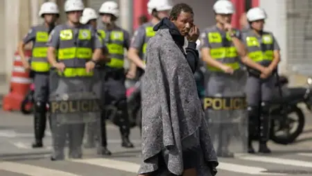 مصرع 23 شخصاً في حادث تصادم حافلة صغيرة بشاحنة في البرازيل