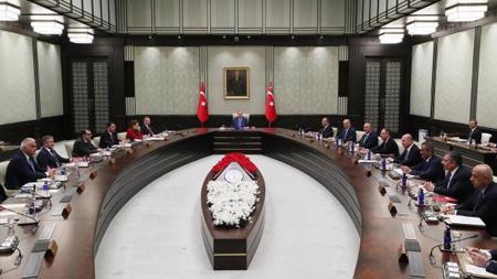 أردوغان يجتمع بالحكومة لمناقشة ملف السوريين
