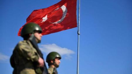 الدفاع التركية : ضبط 41 شخصا حاولوا التسلل لسوريا واليونان