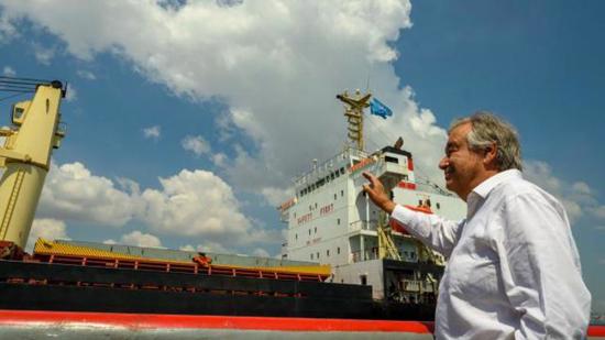 لماذا أثارت إحدى سفن نقل الحبوب عاطفة الأمين العام للأمم المتحدة في اسطنبول؟