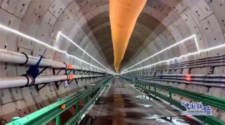 الصين تخطط لبناء "سكة حديدية" تحت البحر