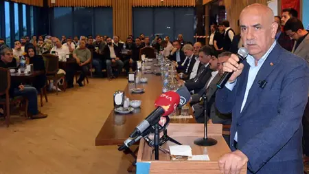 وزير الزراعة التركي لميرال أكشينار: فليصلحك الله