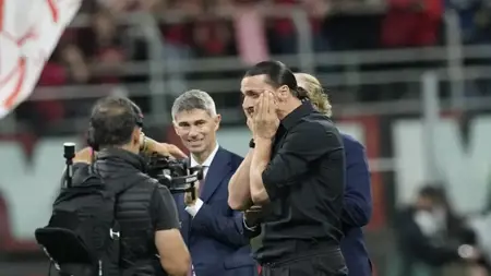وداع مؤثر من اللاعب إبراهيموفيتش خلال إعلانه اعتزال كرة القدم وداع مؤثر من اللاعب إبراهيموفيتش خلال إعلانه اعتزال كرة القدم