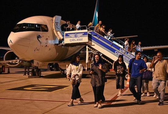 انطلاق أولى الرحلات الجوية بين طهران وفان التركية