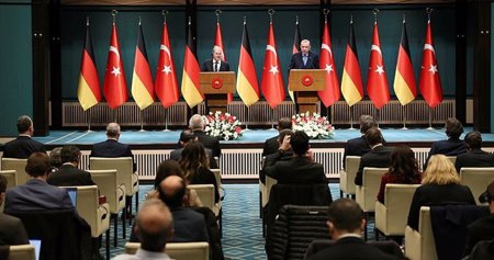 ألمانيا تعرب عن امتنانها لإغلاق تركيا المضائق أمام السفن الحربية
