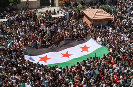 أدباء سوريون يقررون كتابة عمل روائي يسرد "أحداث الثورة السورية"