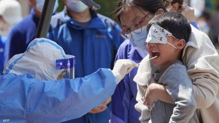 ارتفاع إصابات كورونا في مدينة شنغهاي الصينية