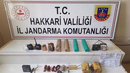 العثور على ذخائر ومواد تفجيرية خلال عمليات أمنية جنوب شرقي تركيا