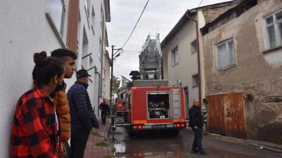 حريق في مبنى من طابقين في سيفاس