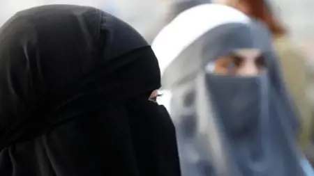 سويسرا تفرض حظرًا على ارتداء النقاب في الأماكن العامة
