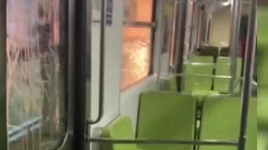 ذعر في مترو انفاق مكسيكو سيتي بسبب اندلاع حريق مفاجئ 