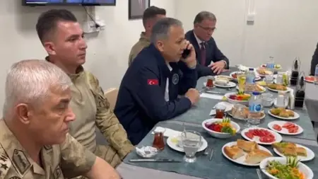 الرئيس أردوغان يهنئ قوات الأمن التركية بعيد الأضحى المبارك