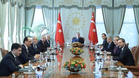 أردوغان يلتقي أعضاء مجلس حكماء منظمة الدول التركية
